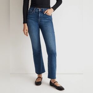 Madewell Tall Kick Out Crop Jeans Brinton Wash + Stretch Size 28 Tall Raw Hem